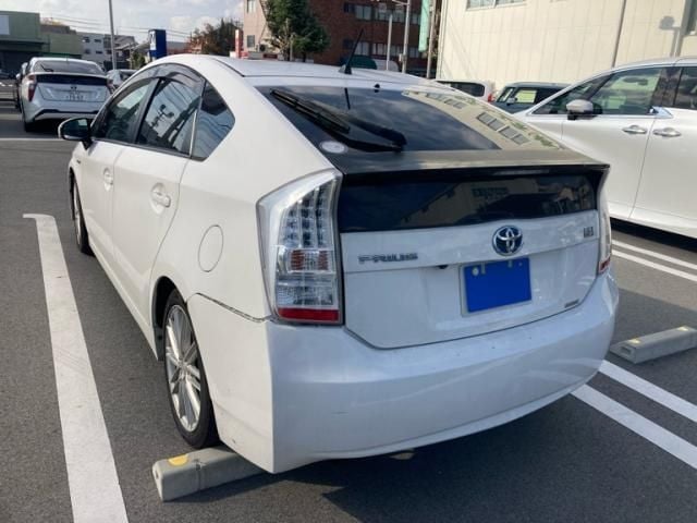 TOYOTA PRIUS 2011