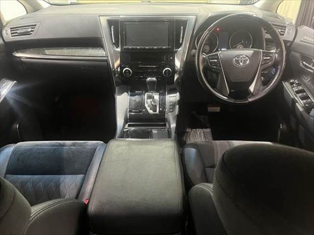 TOYOTA ALPHARD hybrid 4WD 2017