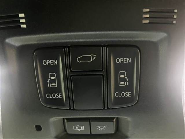 TOYOTA ALPHARD hybrid 4WD 2017