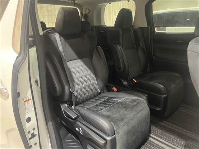 TOYOTA ALPHARD hybrid 4WD 2017