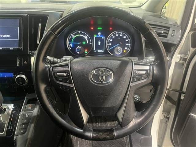 TOYOTA ALPHARD hybrid 4WD 2017