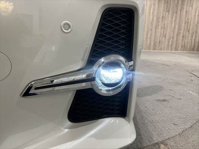 TOYOTA ALPHARD hybrid 4WD 2017