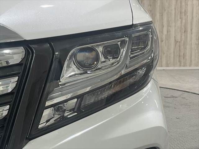 TOYOTA ALPHARD hybrid 4WD 2017