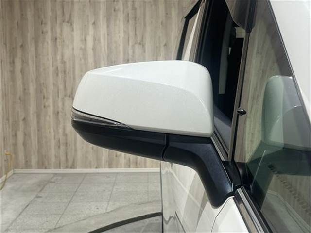 TOYOTA ALPHARD hybrid 4WD 2017