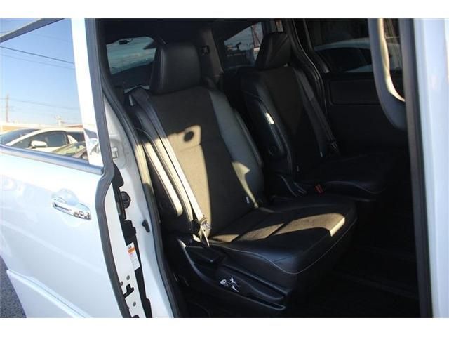 TOYOTA NOAH HYBRID 2018