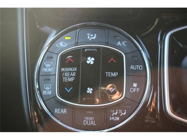 TOYOTA NOAH HYBRID 2018