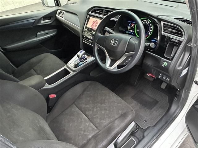 HONDA SHUTTLE HYBRID 2016