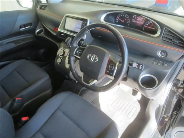TOYOTA SIENTA 2016