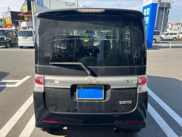 DAIHATSU TANTO CUSTOM 2010