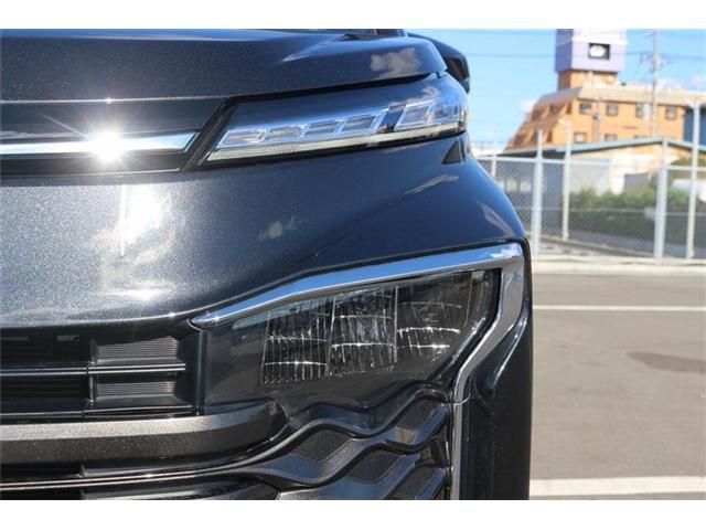 TOYOTA VOXY HYBRID 2023