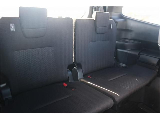 TOYOTA VOXY HYBRID 2023