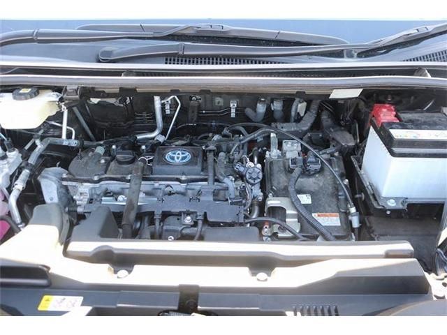 TOYOTA VOXY HYBRID 2023