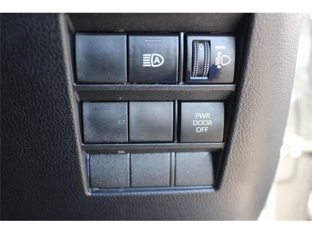 TOYOTA VOXY HYBRID 2023