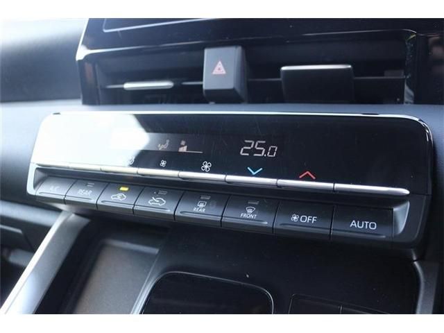 TOYOTA VOXY HYBRID 2023