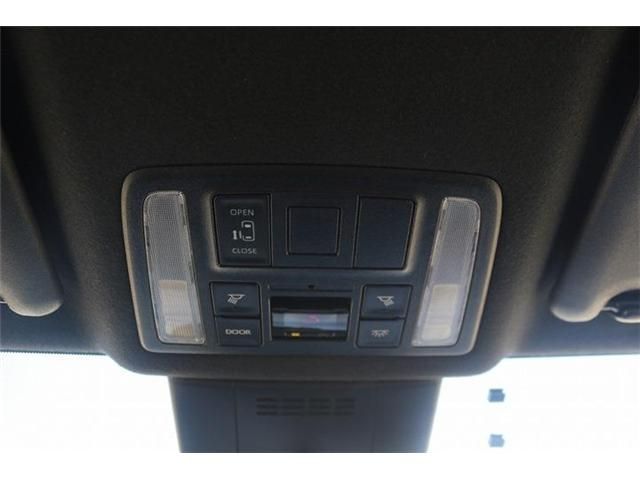 TOYOTA VOXY HYBRID 2023