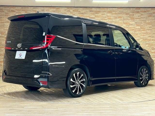 TOYOTA NOAH 2023