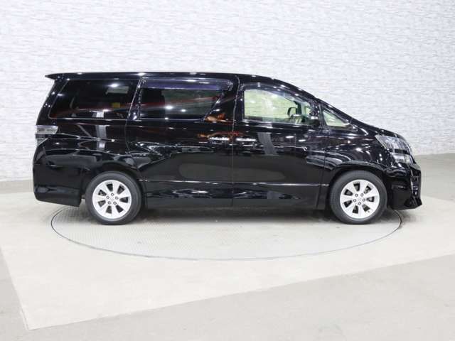 TOYOTA VELLFIRE 2012