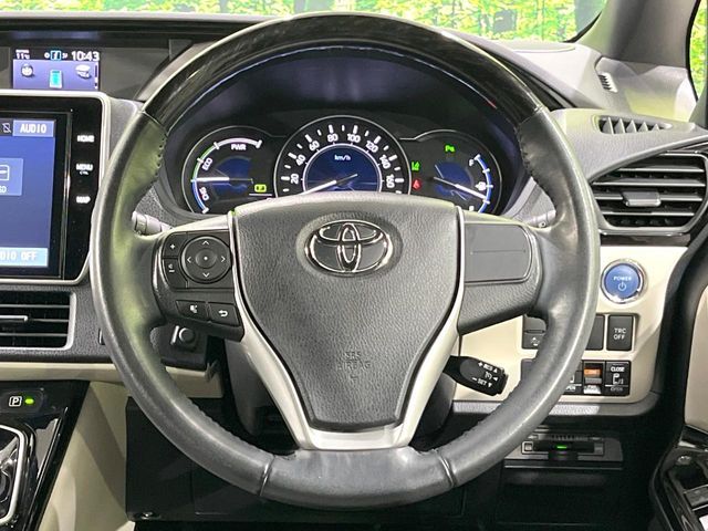 TOYOTA NOAH HYBRID 2021