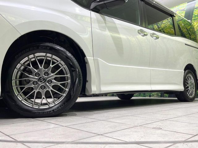 TOYOTA NOAH HYBRID 2021