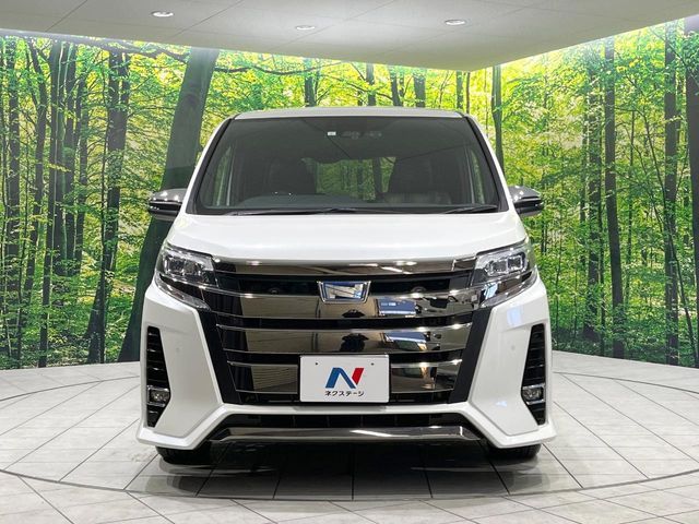 TOYOTA NOAH HYBRID 2021