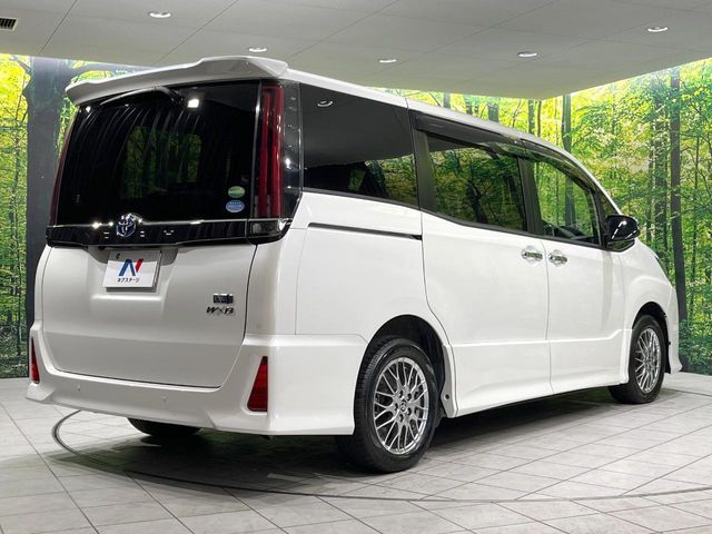 TOYOTA NOAH HYBRID 2021