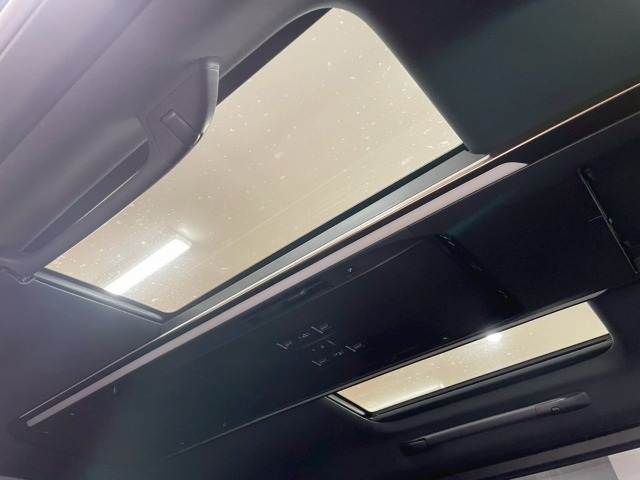 TOYOTA VELLFIRE  HYBRID 2023