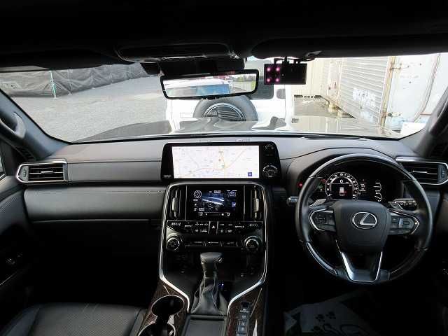 TOYOTA LEXUS LX600 2023