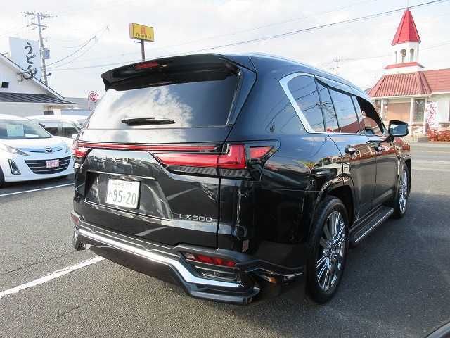 TOYOTA LEXUS LX600 2023