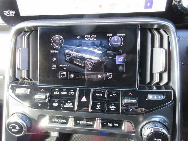 TOYOTA LEXUS LX600 2023