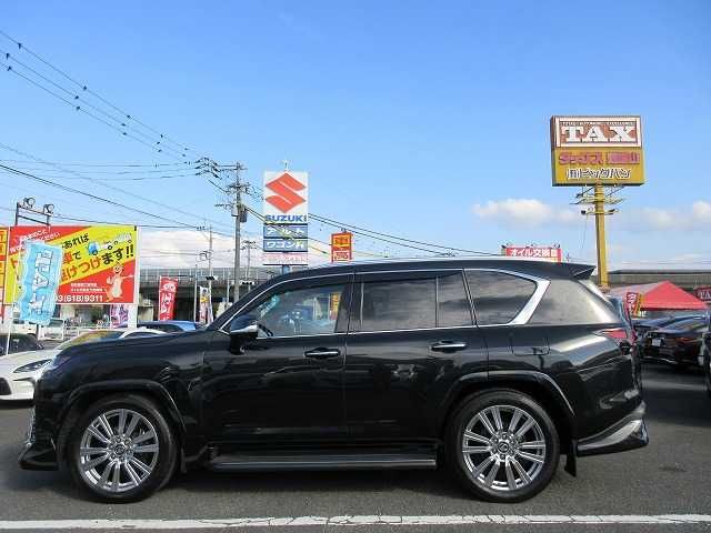 TOYOTA LEXUS LX600 2023