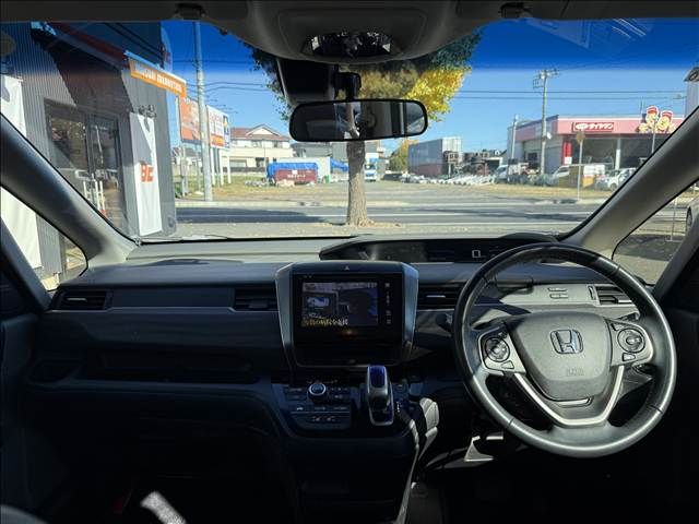 HONDA FREED plus HYBRID 2016