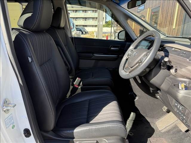 HONDA FREED plus HYBRID 2016