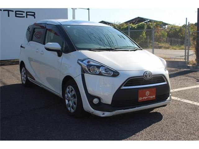 TOYOTA SIENTA 2017