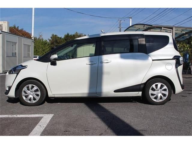 TOYOTA SIENTA 2017