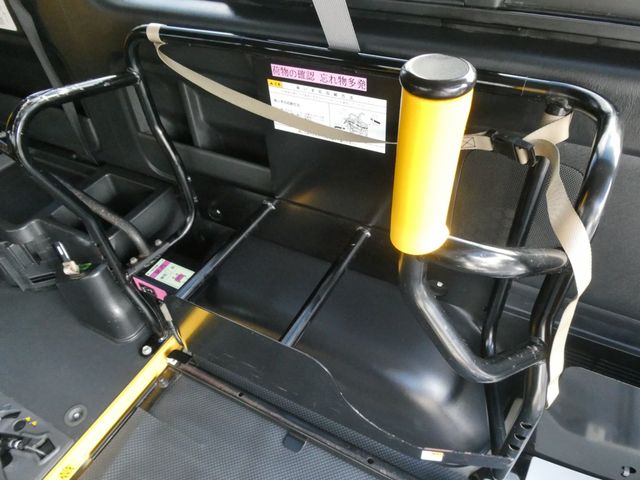 TOYOTA HIACE van 4WD 2019