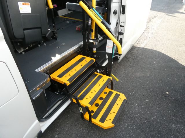 TOYOTA HIACE van 4WD 2019