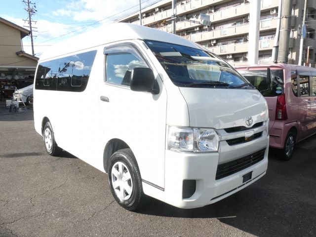 TOYOTA HIACE van 4WD 2019