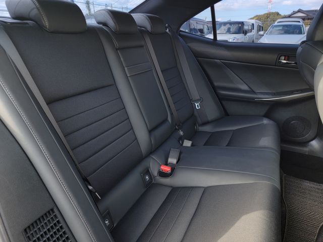 TOYOTA LEXUS IS300h 2014