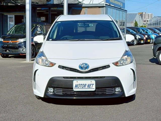 TOYOTA PRIUS Alpha 2016
