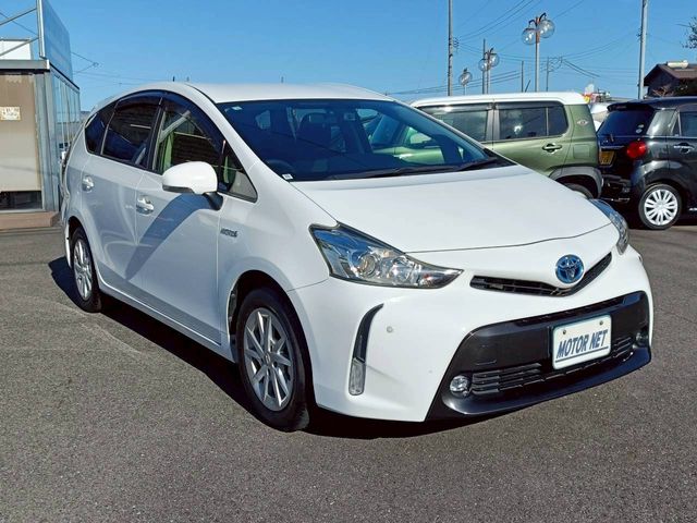 TOYOTA PRIUS Alpha 2016