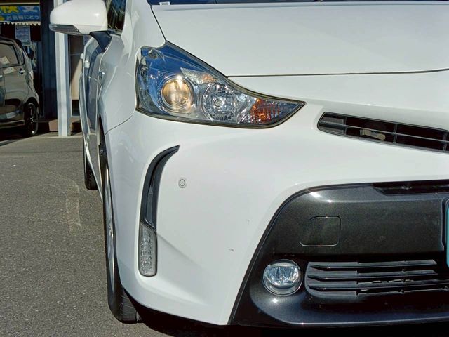 TOYOTA PRIUS Alpha 2016