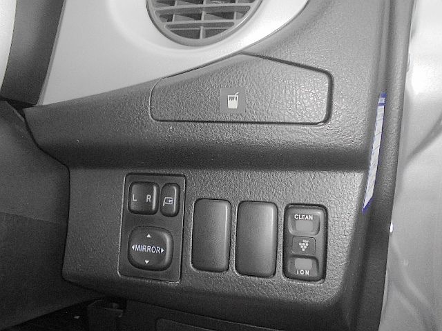 DAIHATSU MIRA GINO 2005