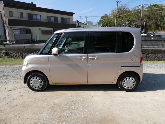 DAIHATSU TANTO 2009
