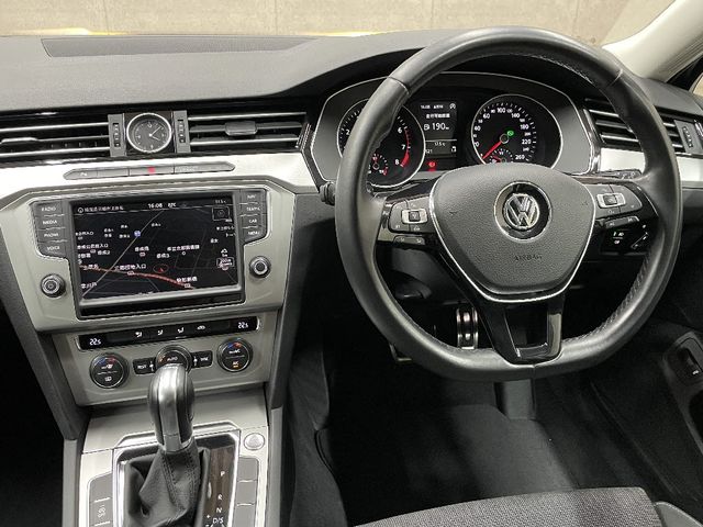 VOLKSWAGEN VOLKSWAGEN PASSAT VARIANT 2015