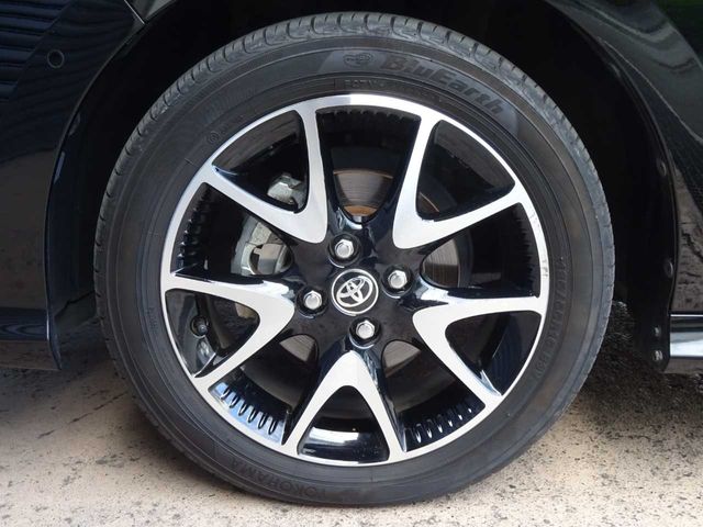 TOYOTA YARIS HYBRID 2020