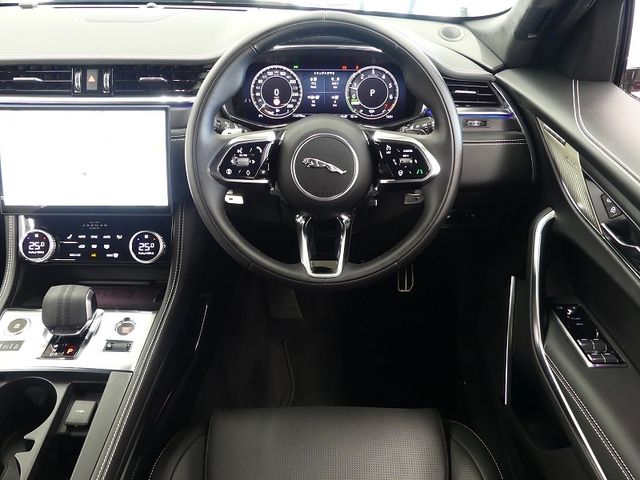 JAGUAR JAGUAR F-PACE 2024