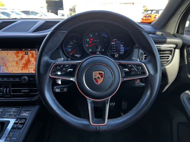 PORSCHE PORSCHE Macan 2019