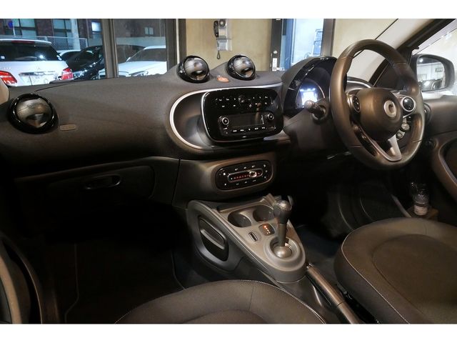 MCC SMART FORFOUR 2016