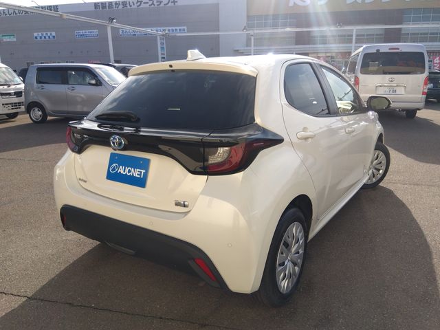 TOYOTA YARIS HYBRID 2021