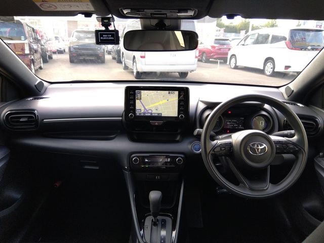 TOYOTA YARIS HYBRID 2021